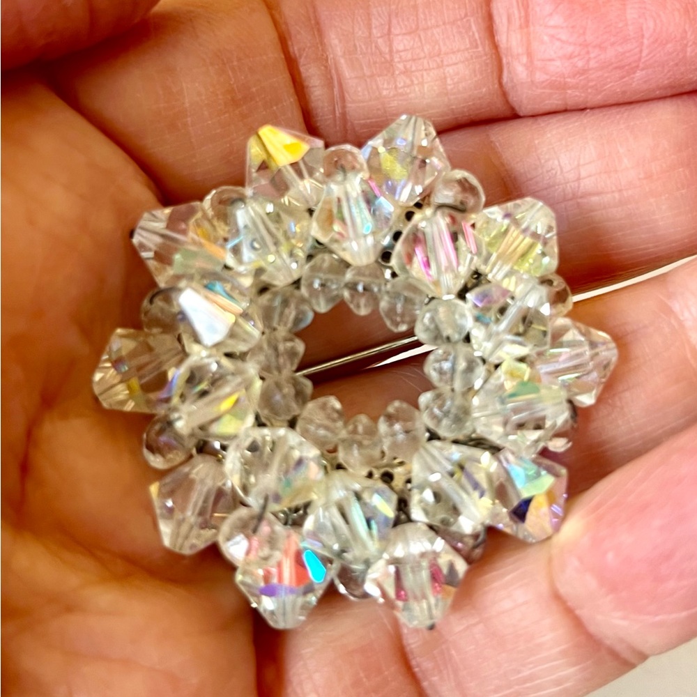 Vintage iridescent bead circle pin. 1.5”. very good condition.